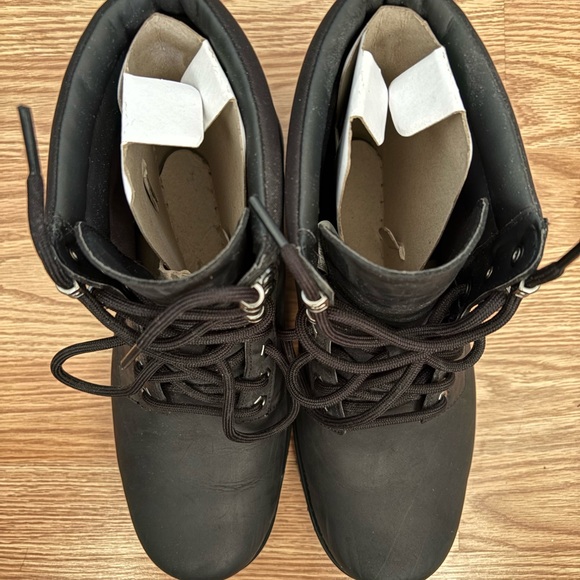 UGG Men’s Boots - Picture 3 of 3